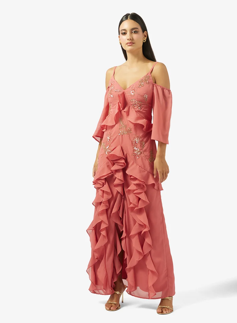 مايا فستان ماكسي مكشكش بكتف مكشوف مزين